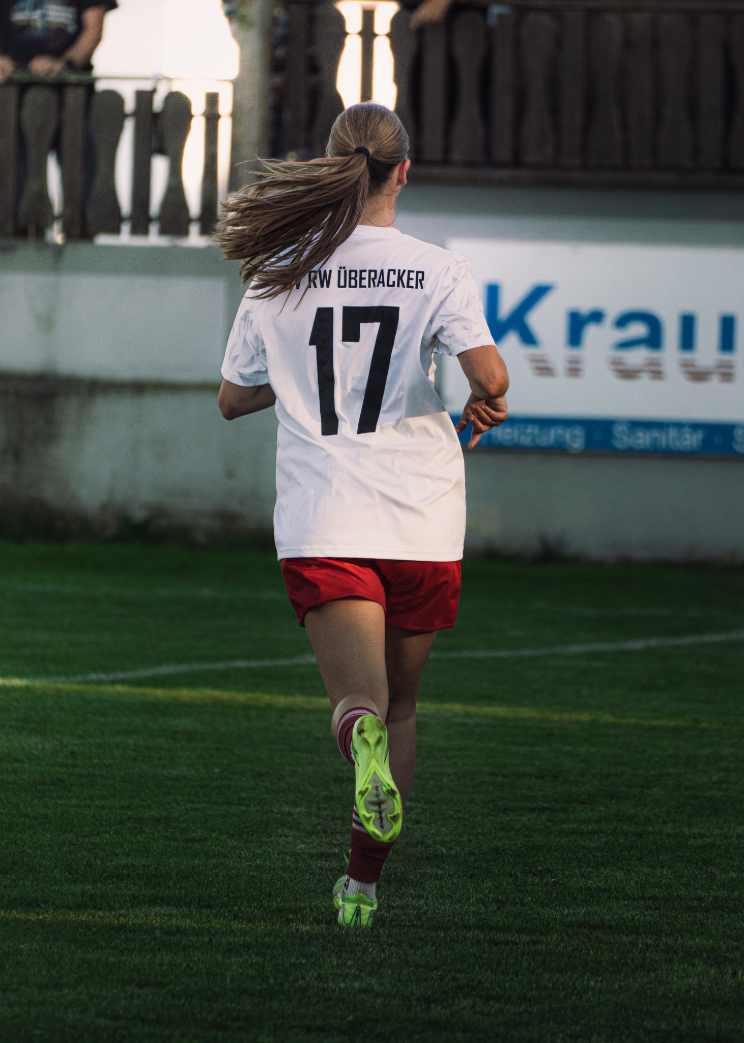 Fußballspielerin mit Rückennummer 17