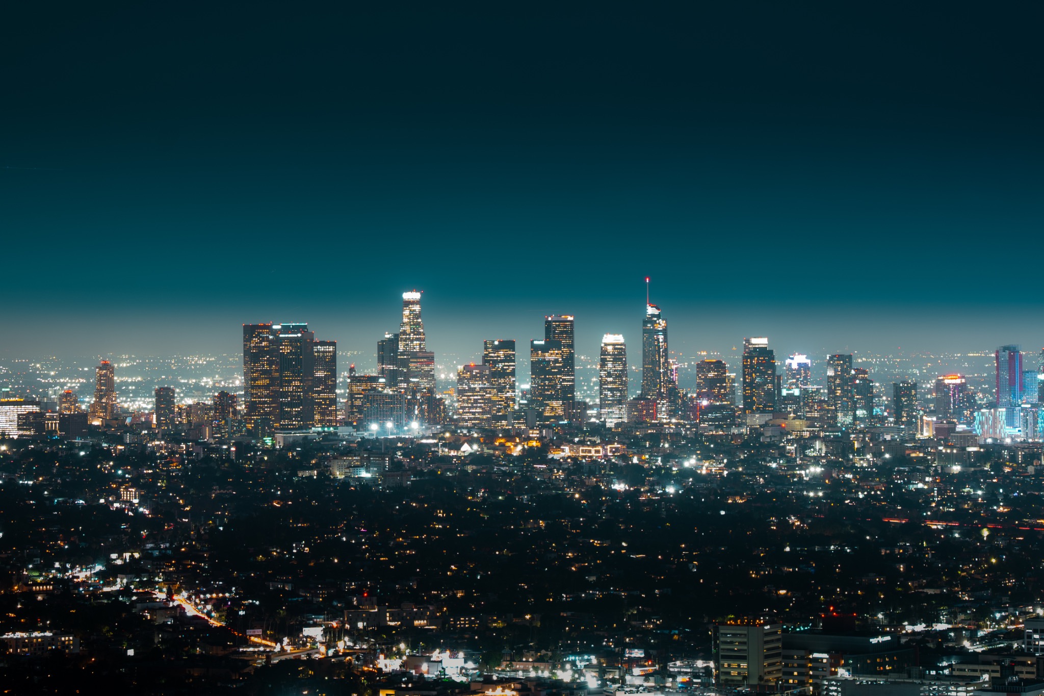 Skyline von Los Angeles bei Nacht, fotografiert von Drexl Media
